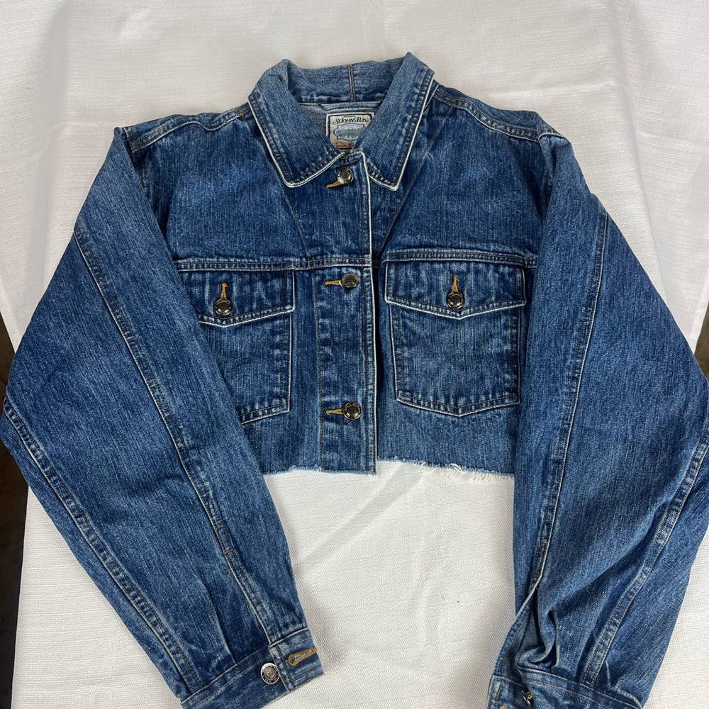 St. John’s Bay Cropped Denim Jacket Women Medium Blue Jean Raw Hem Vintage Style